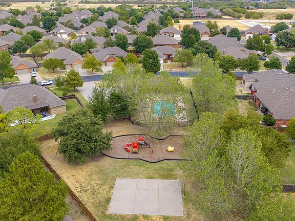 3rd image of 4417 Warrington Way
