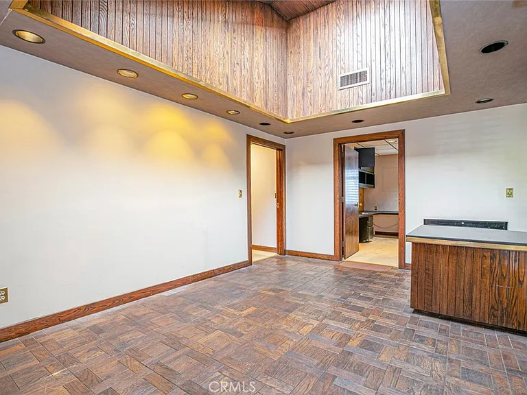 208 S Louise St — Photo 9