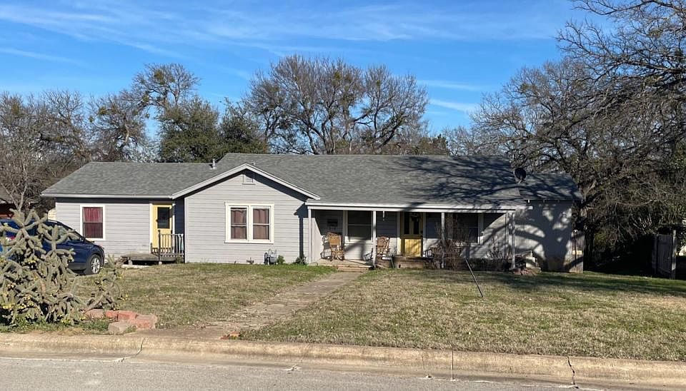 1st image of 707 Live Oak St