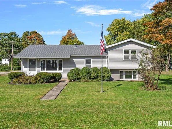 413 S Grand Ave, Chatham, IL 62629
