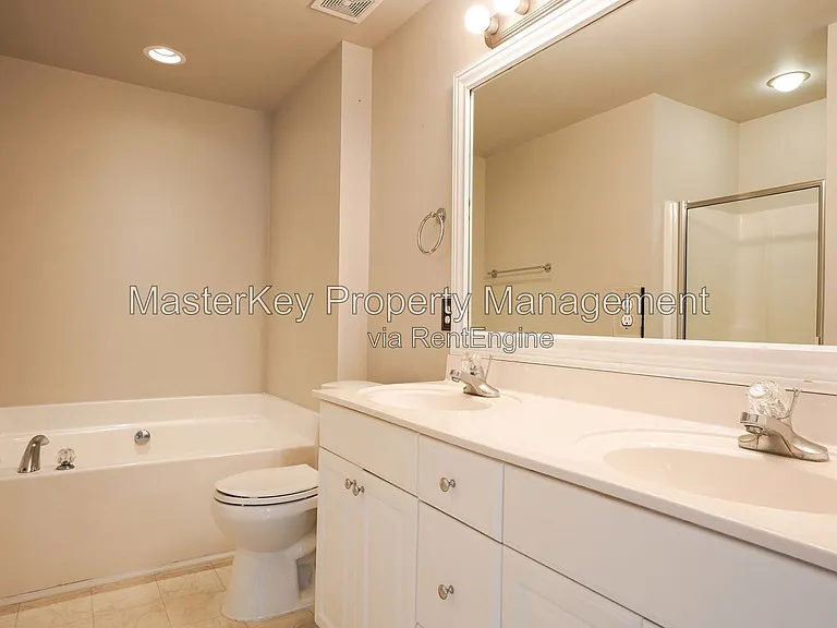 1008 Knighthood Ln — Photo 19