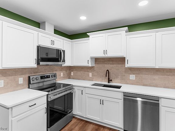 5th image of 517 Ophelia St