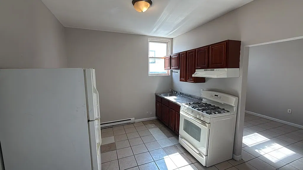 2 bed, $1,650 — Photo 3
