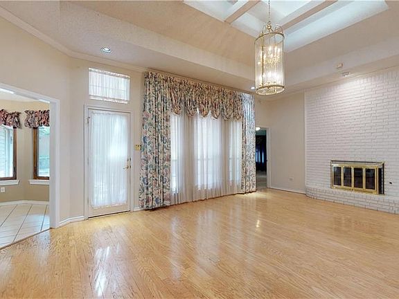 3rd image of 4007 Ambleside Dr
