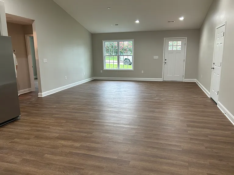 104 Whileaway Ct — Photo 5