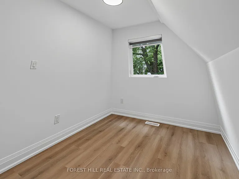 221 Churchill Ave #R — Photo 32