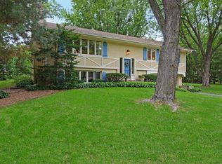 12875 Castle View Ct, Minnetonka, MN 55305