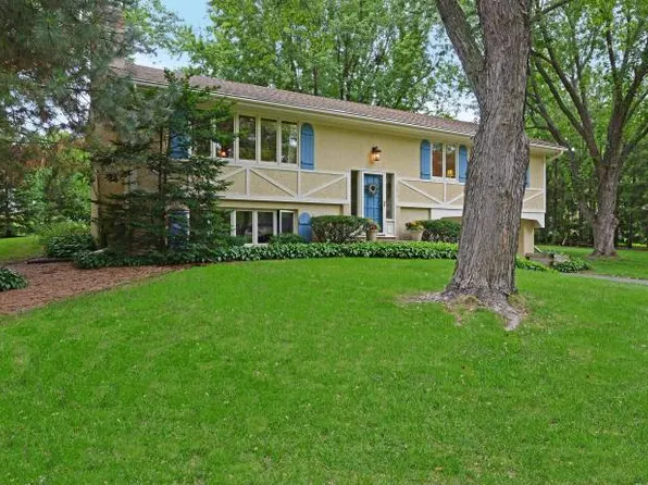12875 Castle View Ct, Minnetonka, MN 55305