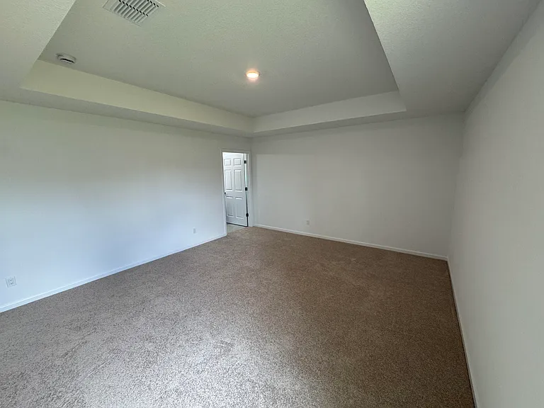 532 SW Buswell Ave — Photo 17