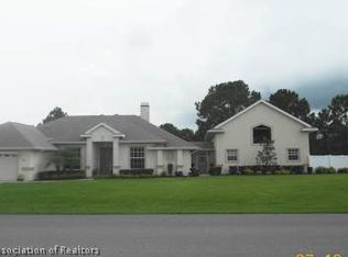 111 Bougainvillea St, Lake Placid, FL 33852