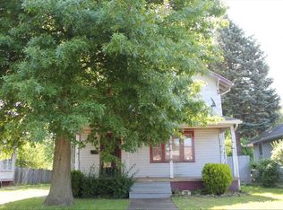 208 Maple St, Belpre, OH 45714