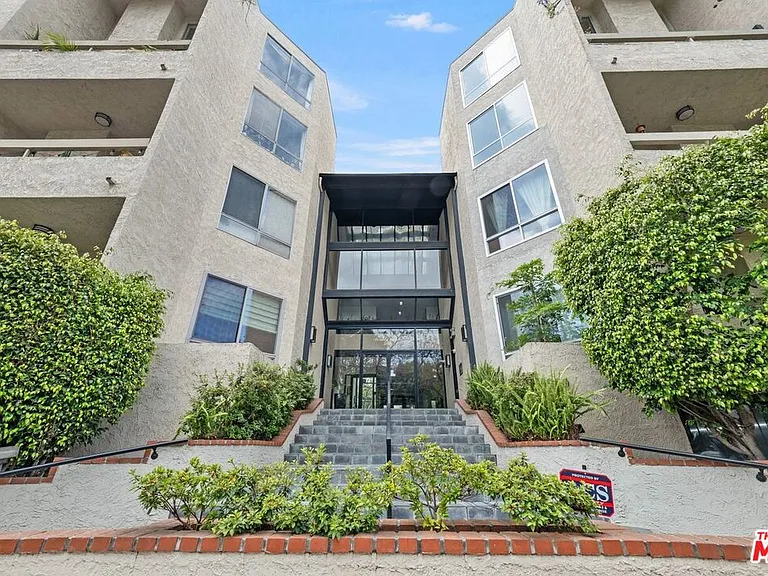 8960 Cynthia St #208 — Photo 19