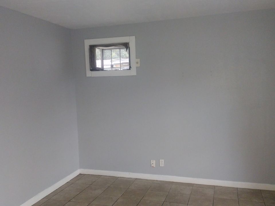 1st image of 7402 Spur Valley St