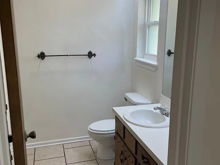 2200 San Jacinto Dr — Photo 7