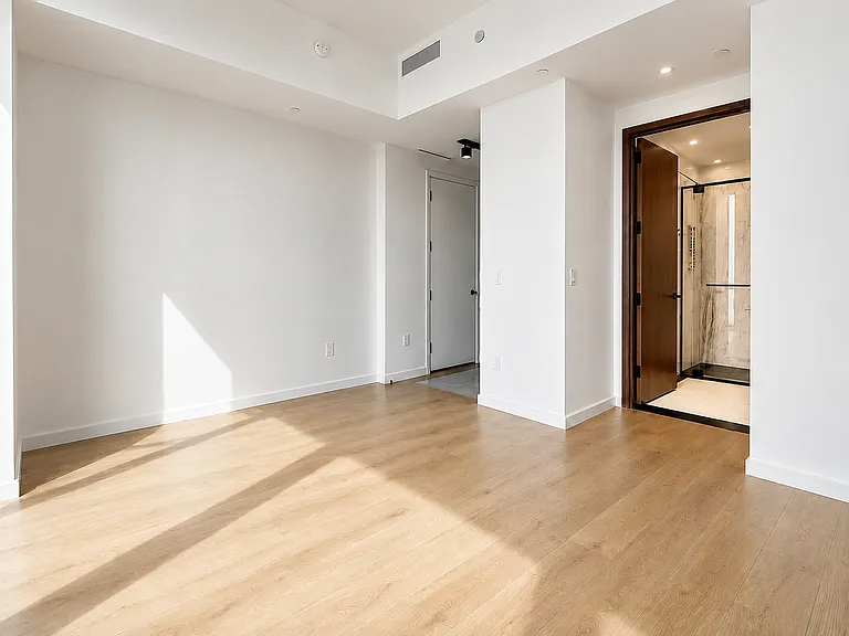 85 Fleet St #72C — Photo 3