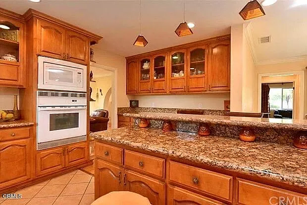 1736 Vistillas Rd — Photo 11