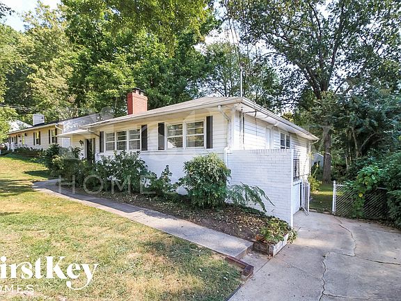 2nd image of 3725 Manor Dr