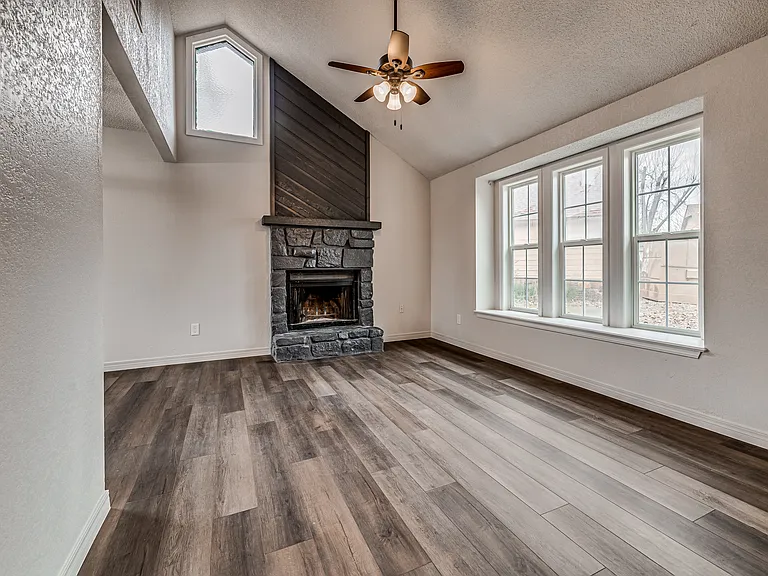 14527 S Maple Pl — Photo 5
