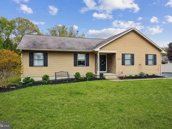 905 Bridgeboro St, Delran, NJ 08075