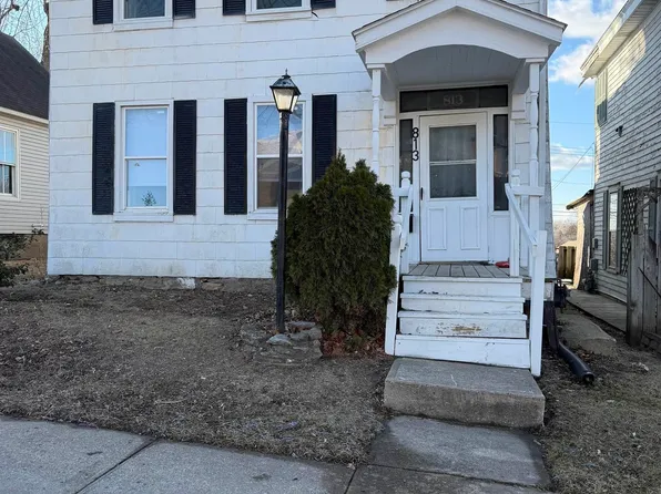 813 N 10th St, Burlington, IA 52601