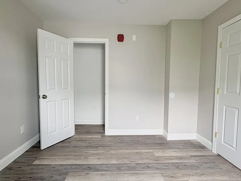48 Knox St #3 — Photo 6