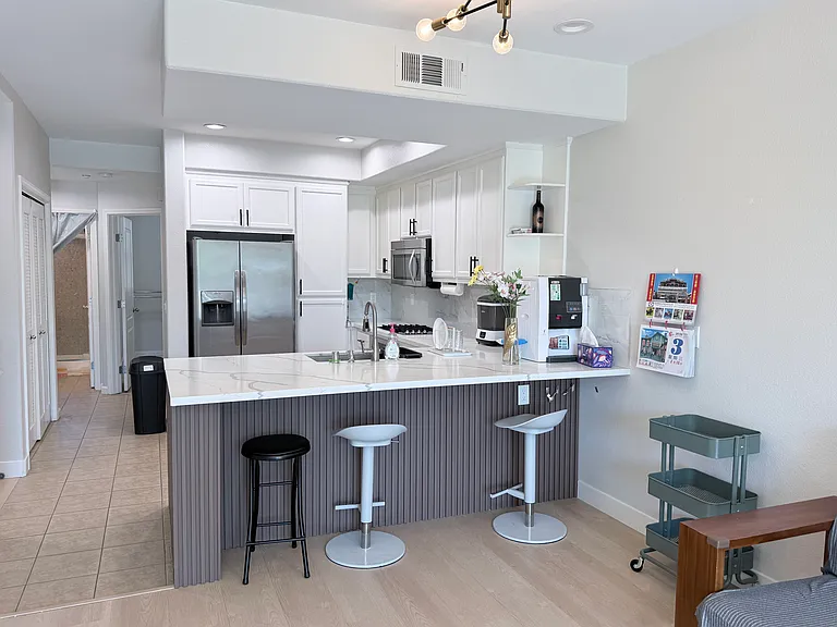 2051 Oakland Rd — Photo 10