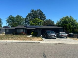 2112 Hummingbird Ln, West Richland, WA