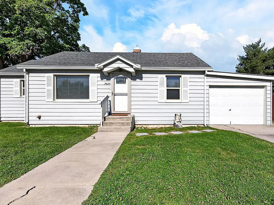 2624 College Ave