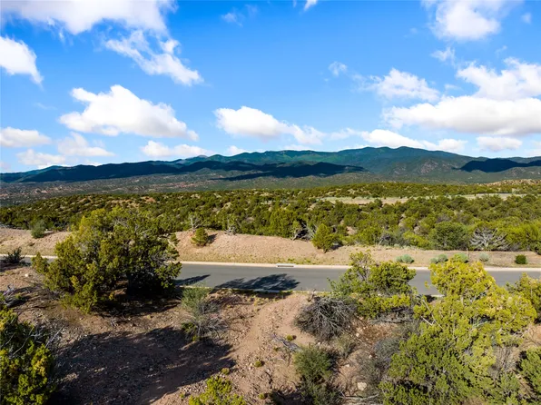 3296 Monte Sereno Dr, Santa Fe, NM 87506