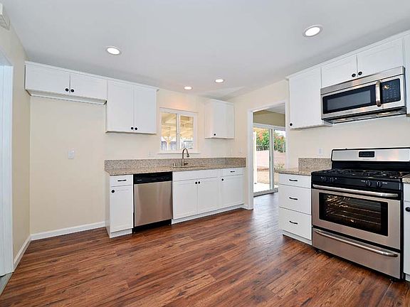 4th image of 7379 Hightree Ln
