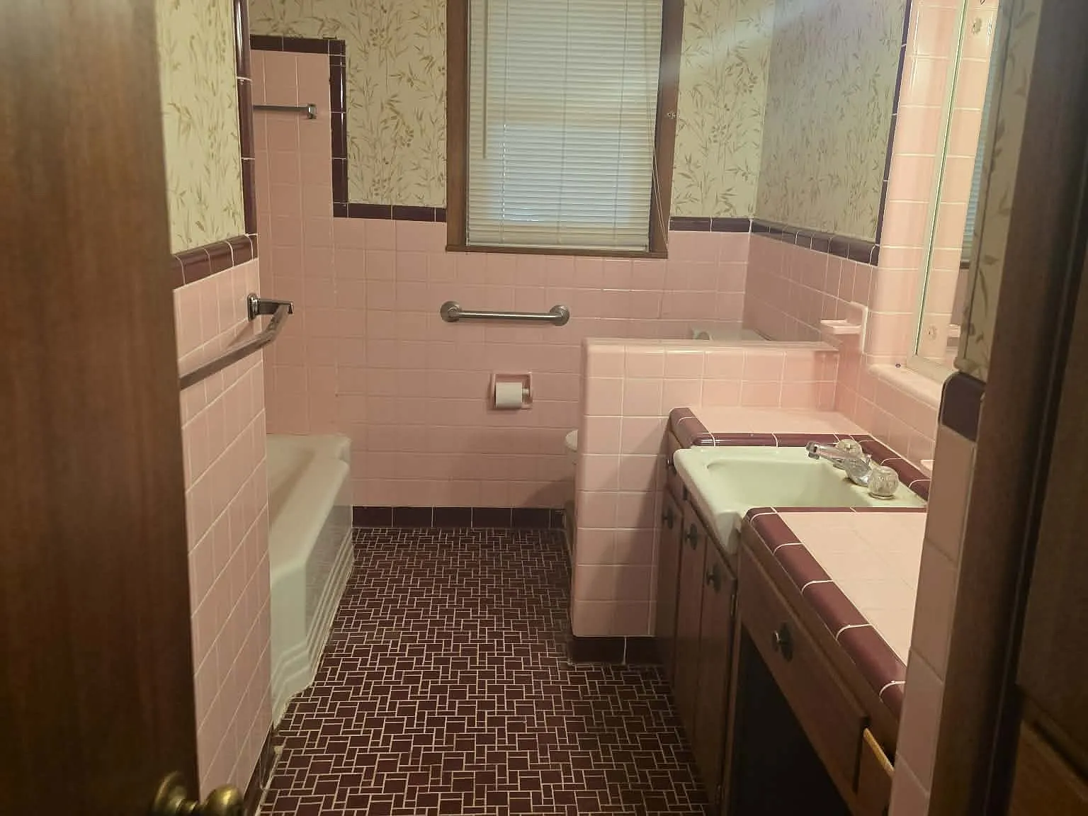 3 bed, 1.5 bath, 1688 sqft, $1,500 — Photo 4