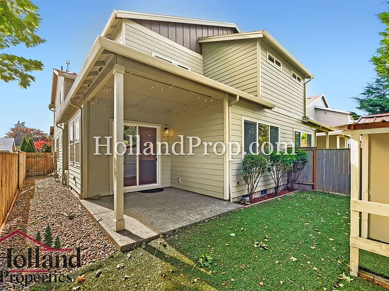 131 NE 30th Ave — Photo 25