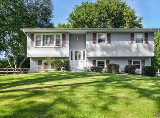 8 Apollo Ct, Nanuet, NY 10954