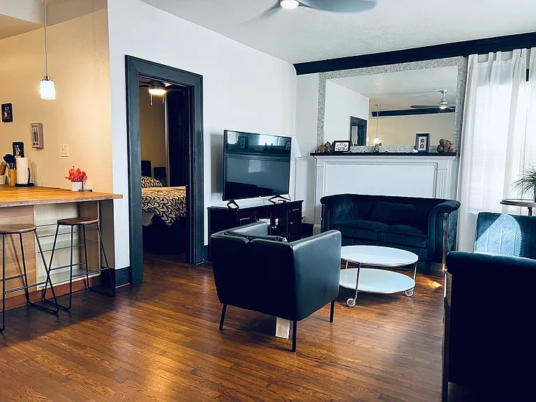 1910 Blodgett St #2B — Photo 3
