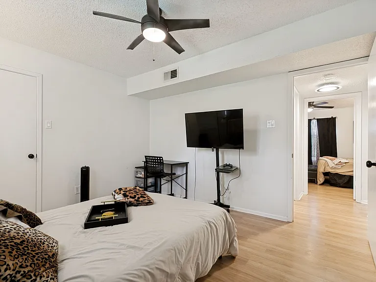 102 Vassar Ln #17 — Photo 18