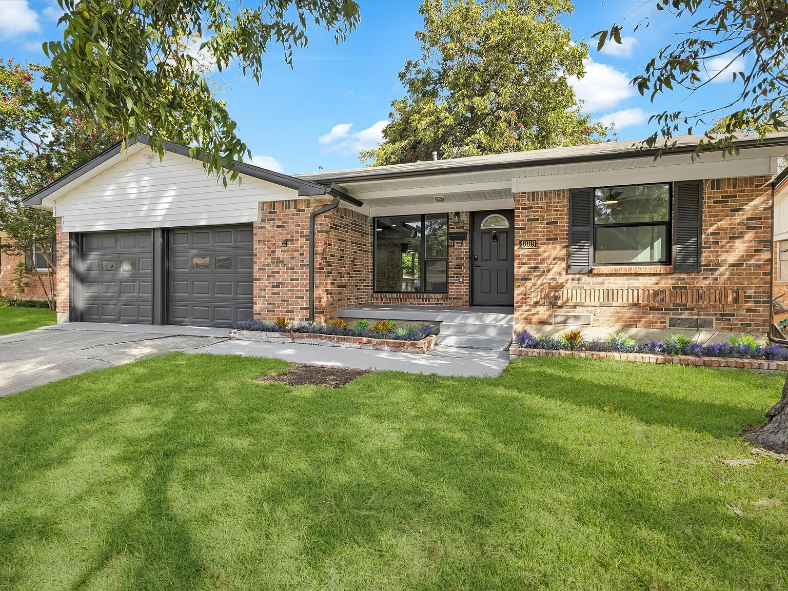 4009 Sweetbriar Dr photo 1