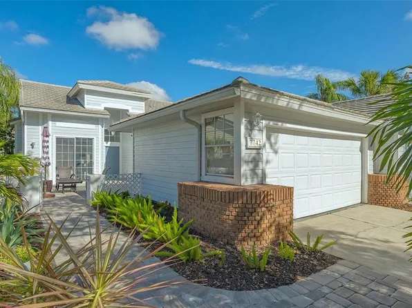7742 Whitebridge Gln, University Park, FL 34201