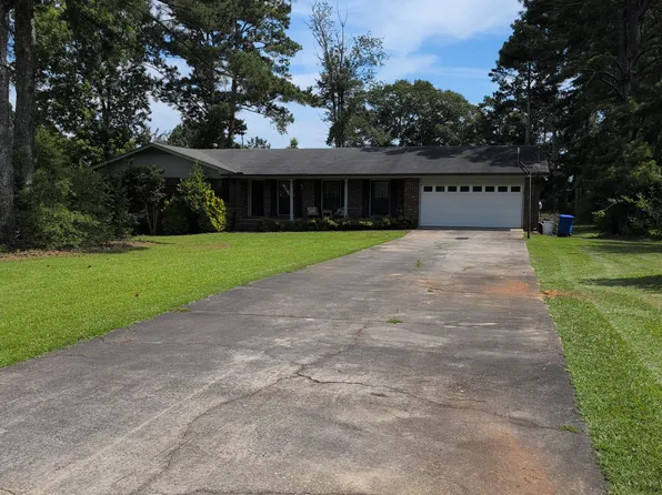135 Marilyn Dr E, Fayetteville, GA 30214