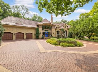 621 Ferndale Rd W, Wayzata, MN 55391