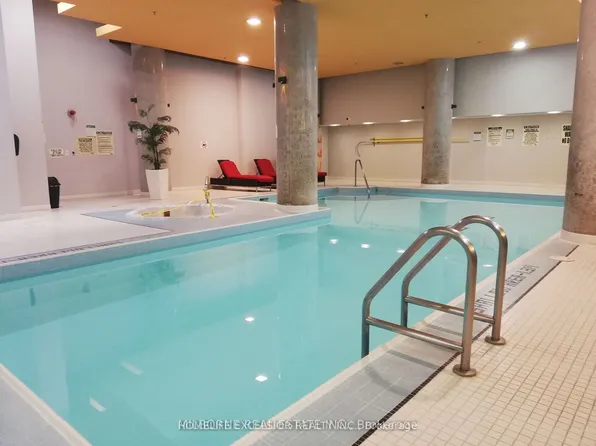 111 Elizabeth St #632, Toronto, ON M5G 1P7