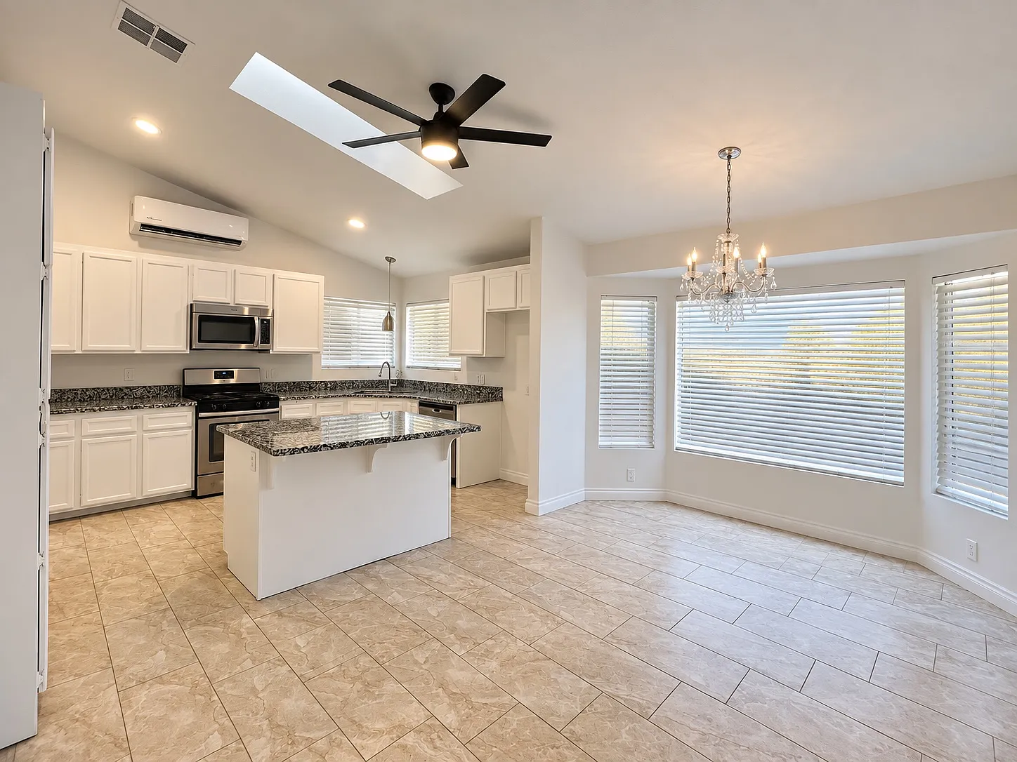 4 bed, 2.5 bath, 1945 sqft, $3,650 — Photo 2
