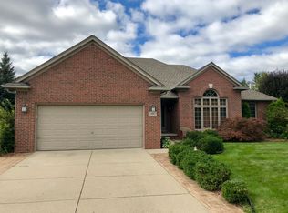 21442 Carlton Dr, Macomb, MI 48044