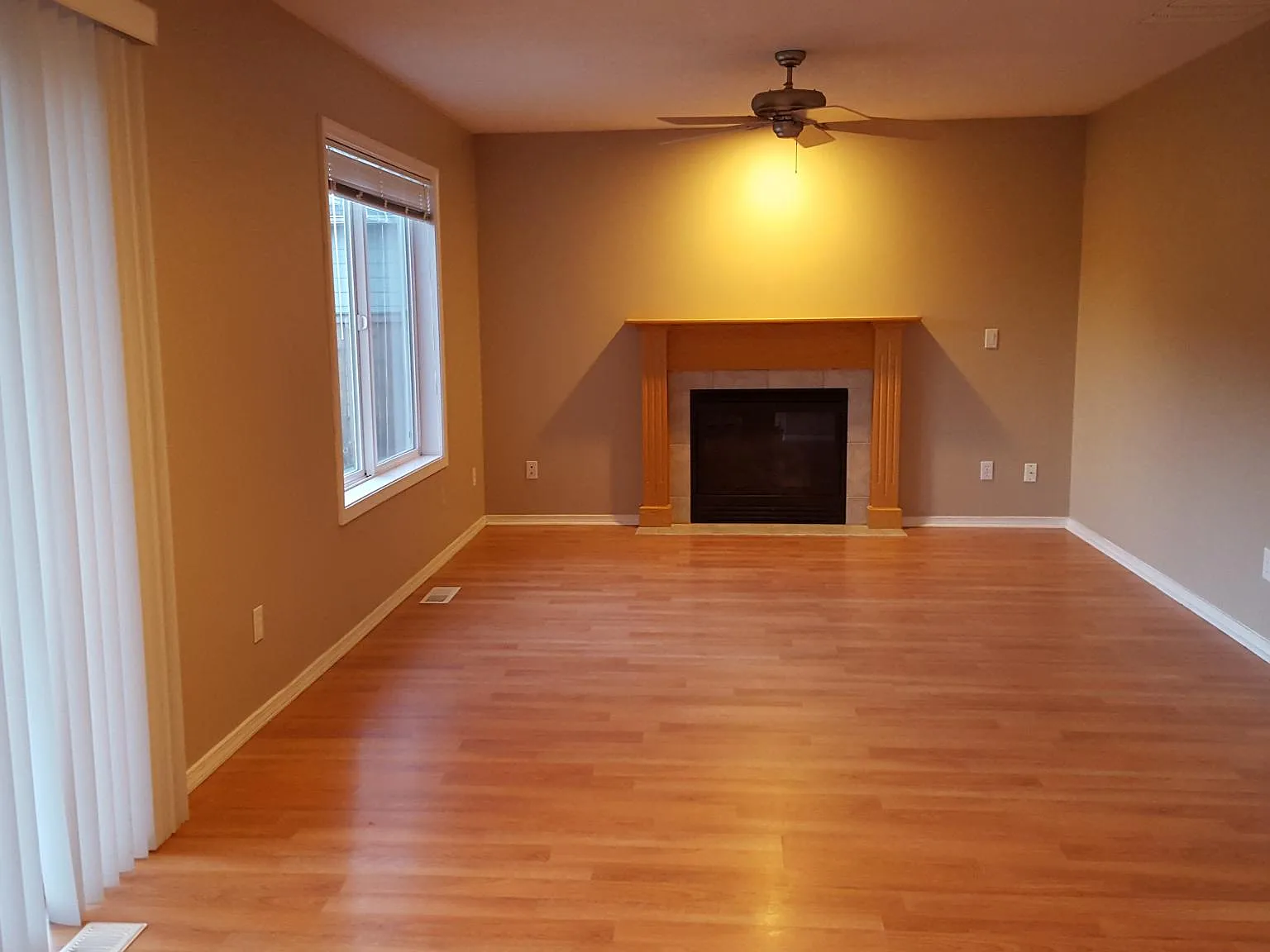 4 bed, 2.5 bath, 1907 sqft, $2,695 — Photo 3