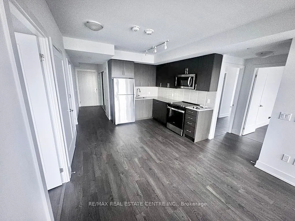 3 bed, $2,699 — Photo 4