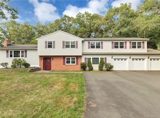 55 Fallon Dr, North Haven, CT 06473