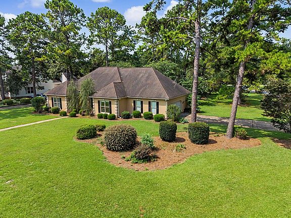 2nd image of 2319 Golf Course Dr