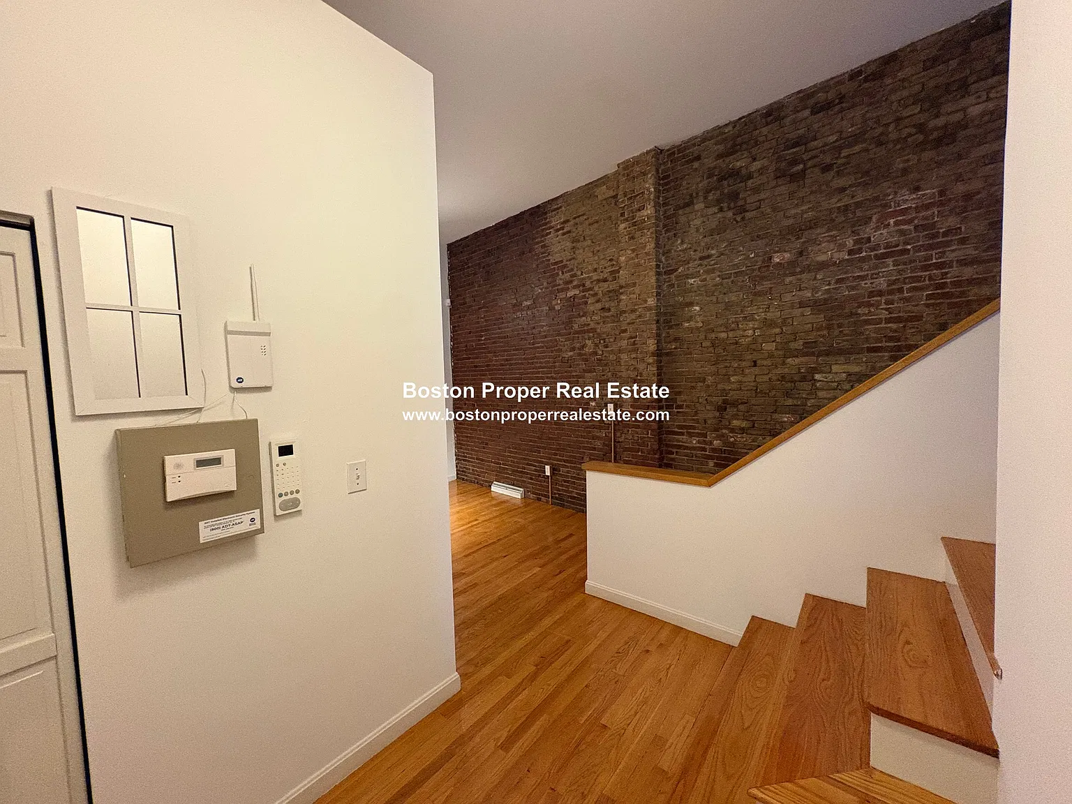 3 bed, 1.5 bath, 1500 sqft, $5,000 — Photo 2