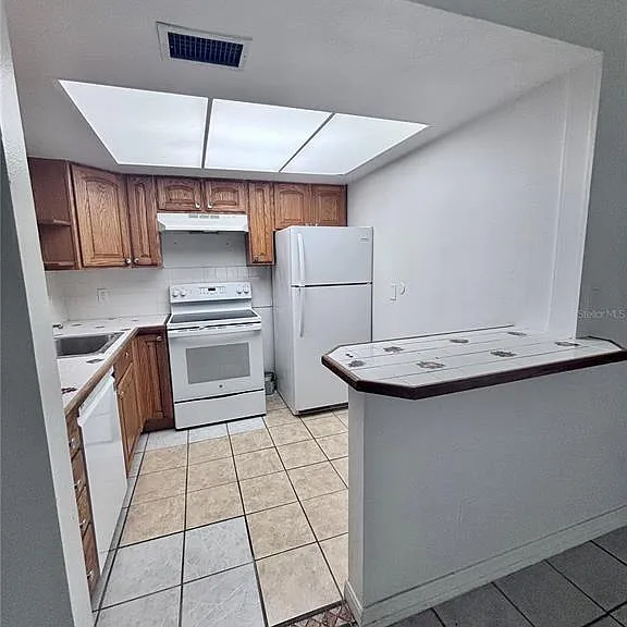 576 Fairways Ln #M104 — Photo 6