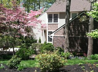 17 Redstone Rdg, Voorhees, NJ 08043