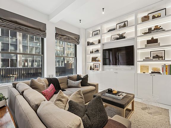 4th image of 31 E 28th St APT 3W